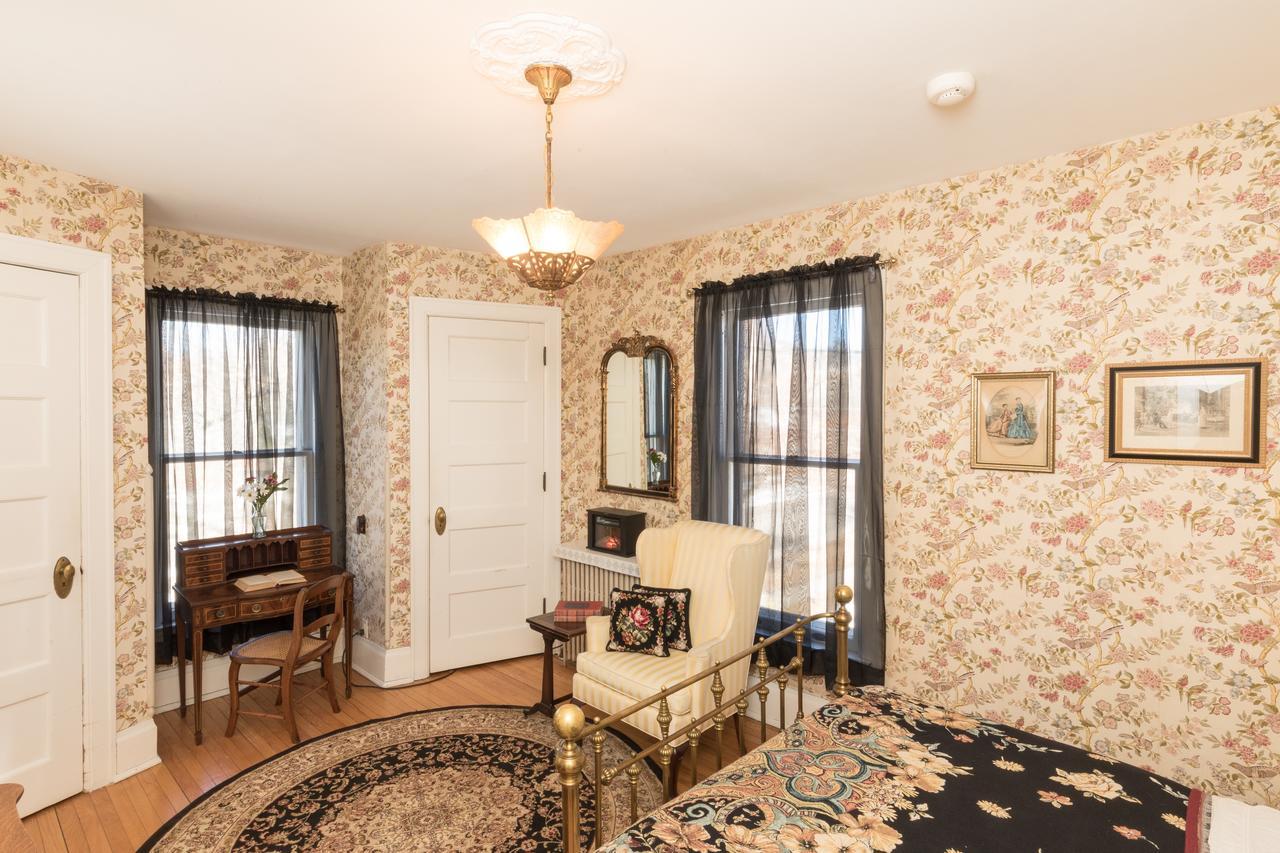 بارابو Ringling House Bed & Breakfast المظهر الخارجي الصورة