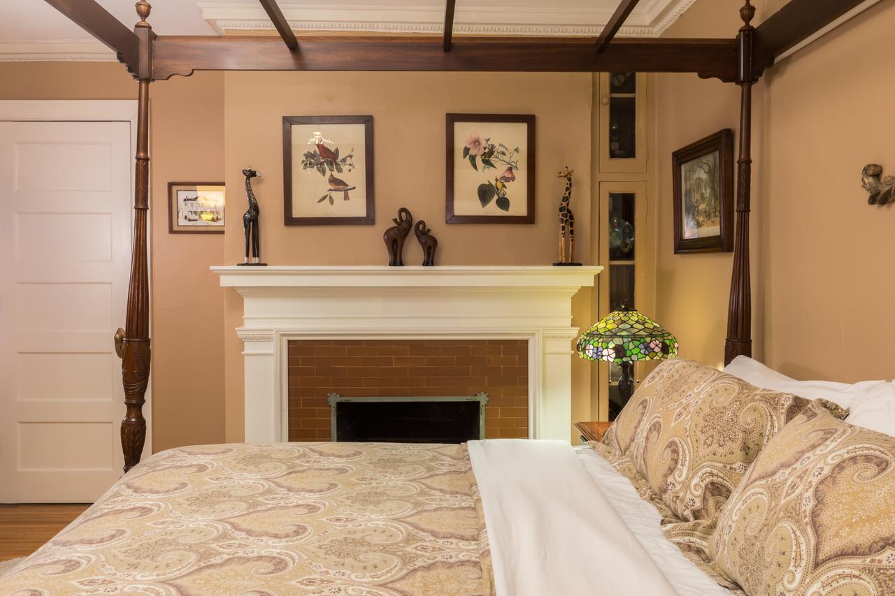 بارابو Ringling House Bed & Breakfast المظهر الخارجي الصورة