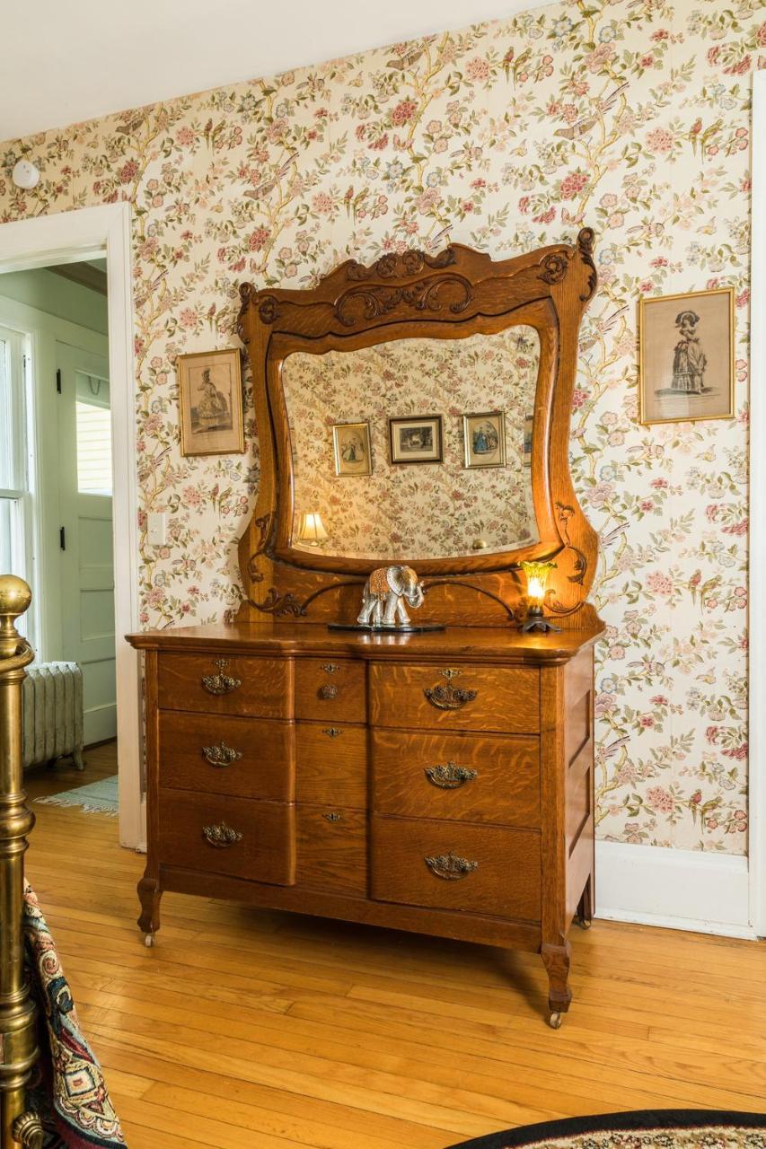 بارابو Ringling House Bed & Breakfast المظهر الخارجي الصورة